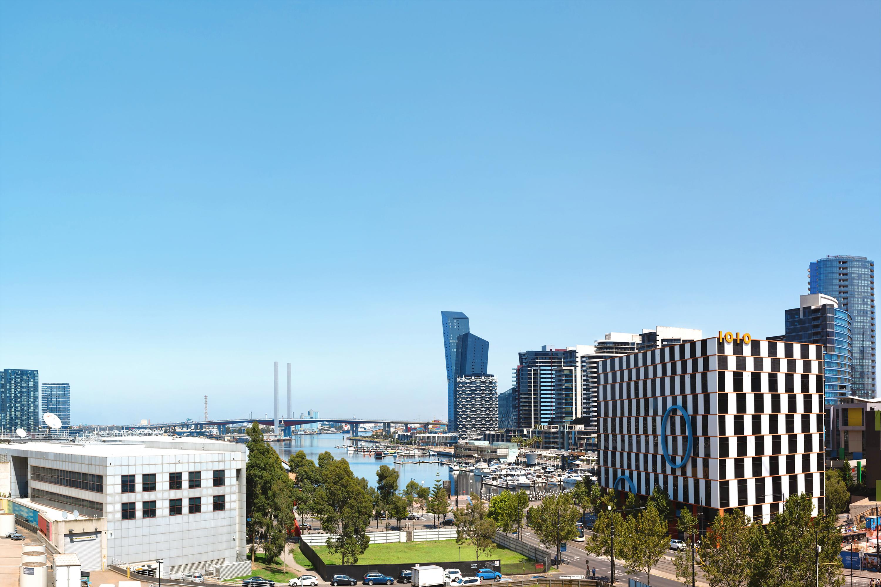 Hotel Peppers Docklands à Ville de Ville de Melbourne Extérieur photo View of the Perth Waterfront City